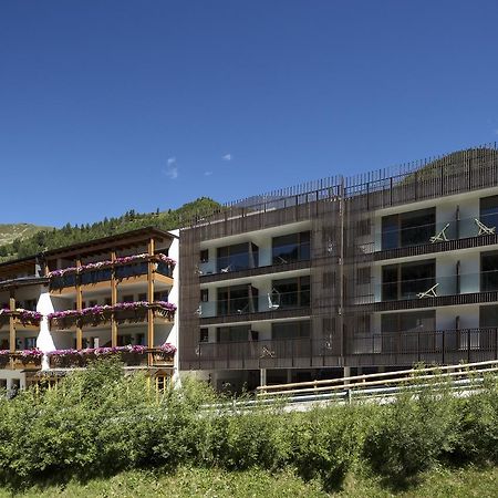 Langtaufererhof Hotel Melago Exterior photo